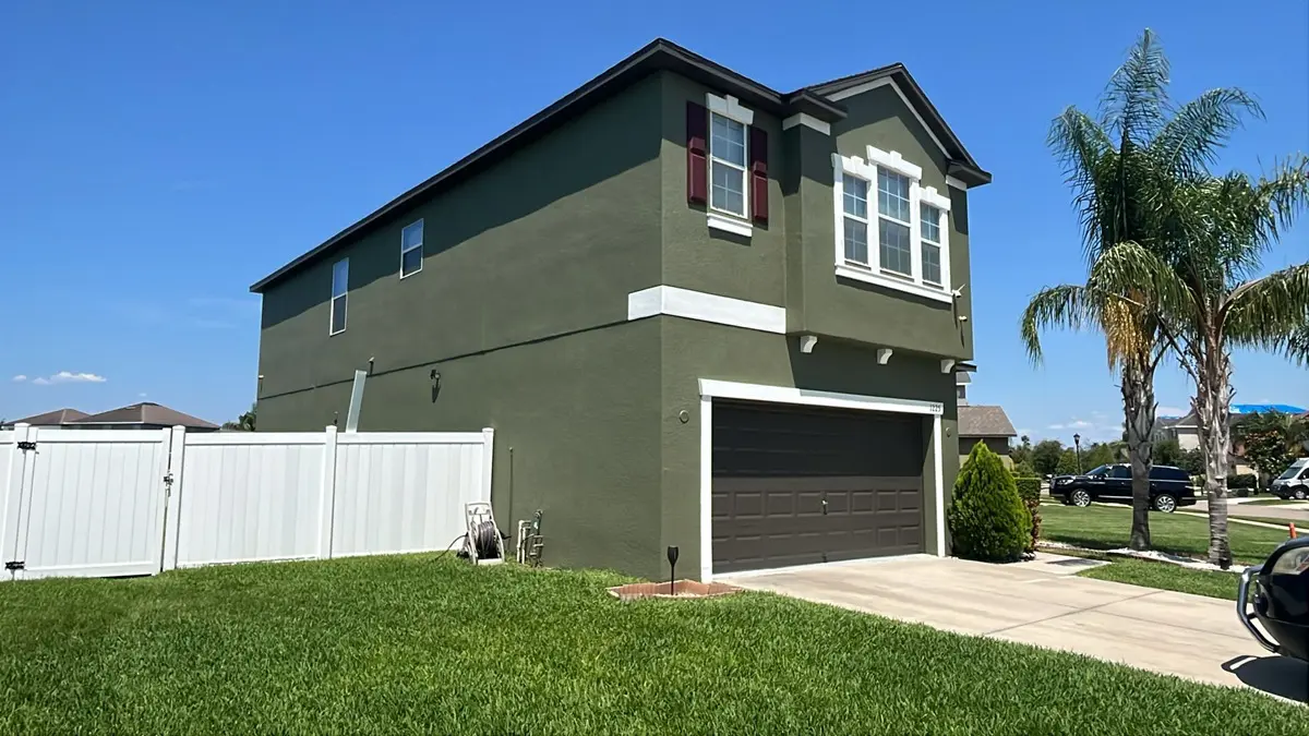 DIY vs Professional Exterior House Painting 2